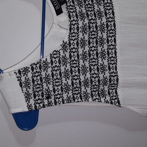 A.N.A - A New Approach - White and Black Loose Tank - Size XL - Gently Used - Picture 3 of 6